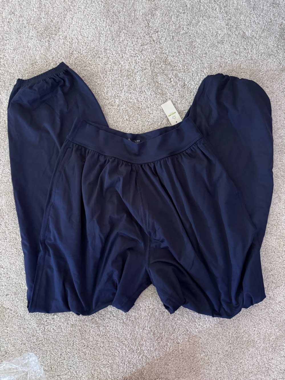 OFFLINE By Aerie The Hugger Go With The Flow Baggy Jogger • Small LONG